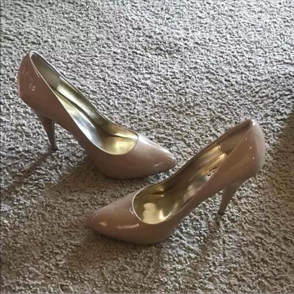 Nude pumps NWOT - Picture 2 of 4